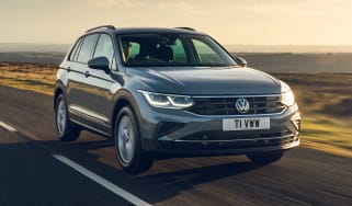 Volkswagen Tiguan Life - front tracking